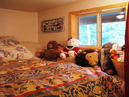 Creekside Suite Loft, with toys